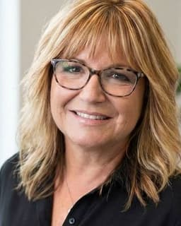 Kimberly J Hampton-Saul