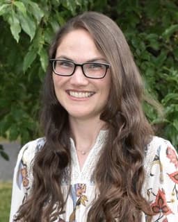 Dr. Courtney L. Henry