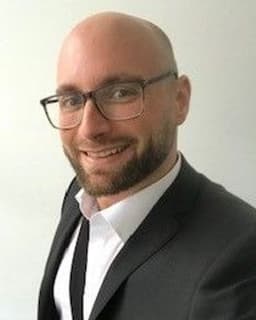 Christopher W Strahlenbach