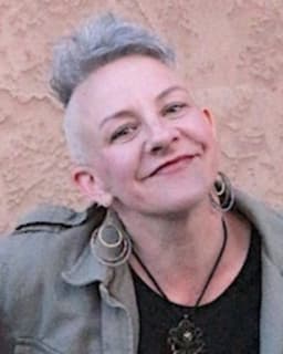 Elizabeth (Libby) King