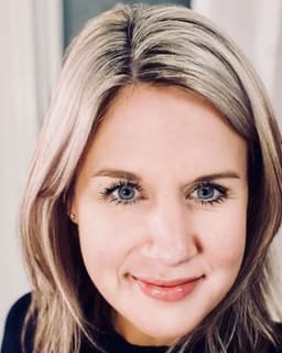 Chelsea Hewens Davis