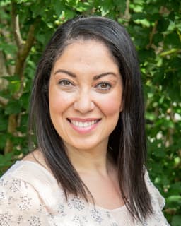 Christina M Kadelski