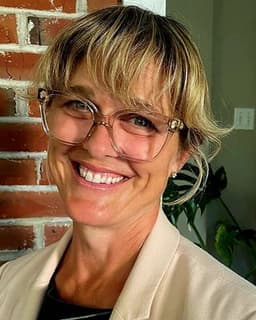 Jenna Leigh Hastings