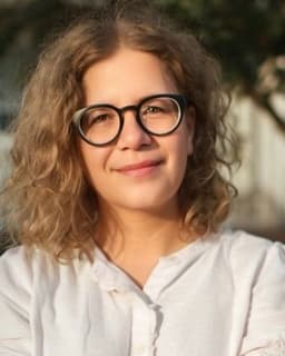 Henriett Gonzales-Guillaury