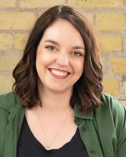 Casandra (Casi) Leighton