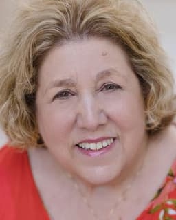 Gail Bronstein DeCina