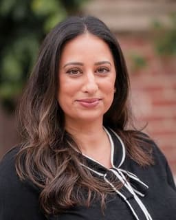 Nazzi (Nazanein) Vazira Bhullar