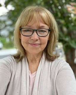 Veronica L Palmer-Segal