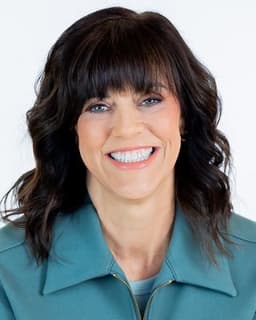 Stephanie R Anderson