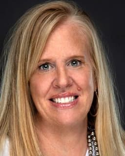 Lindsey A De Los Santos