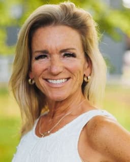 Danielle Lynn Waagmeester