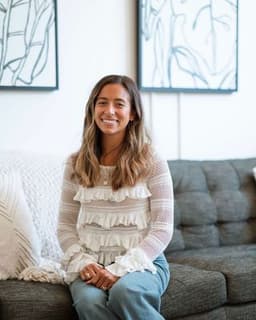 Julia Yaccarino White