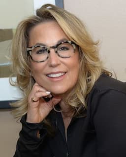 Rebecca Thav Klasfeld