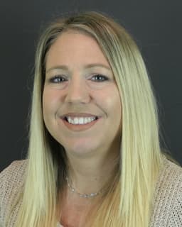 Yvette Tucholski-Dekeles