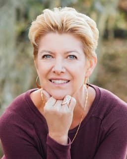 Dana Elizabeth Falls