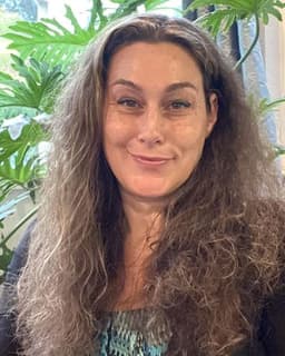 Ashleigh R Kramer-Walthall