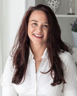 Elizabeth Mikolajczyk