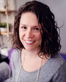 Niki Parker - Online Christian Therapist for Women