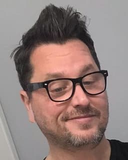 Shawn Léon Nowotnik