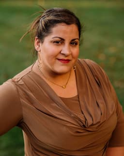 Jacquelyn D Beniquez