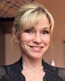 Dr. Rochelle Gredvig