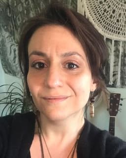 Victoria M Krikorian