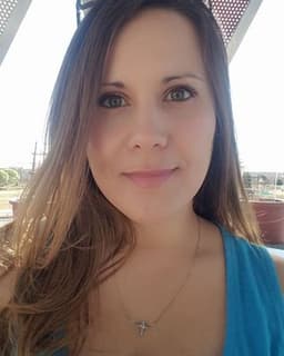 Kari Hernandez Valdez