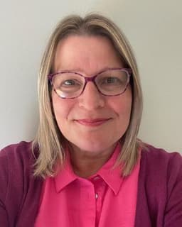 Dr. Nora Klara Ilniczky